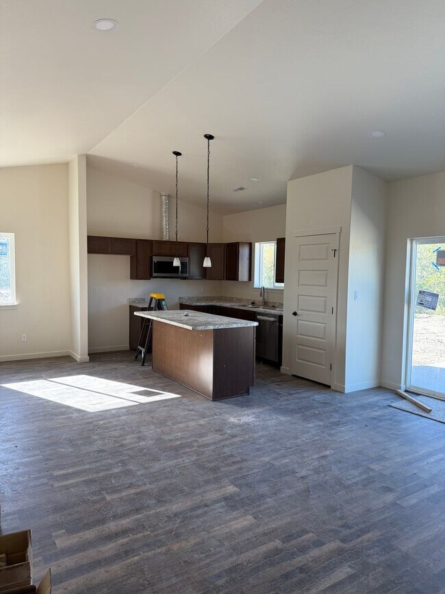 Building Photo - Brand New 4 bedroom, 2 bath, 2 car garage home