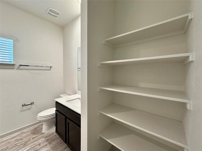 Building Photo - 5132 Vanner Path