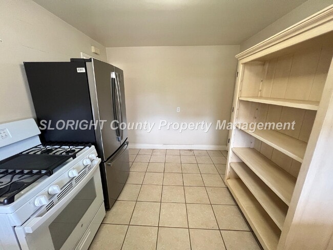 Building Photo - AVAILABLE OCTOBER- Charming Shell Beach Home - 2 Bed / 1 Bath
