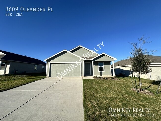 Building Photo - 3609 Oleander Pl