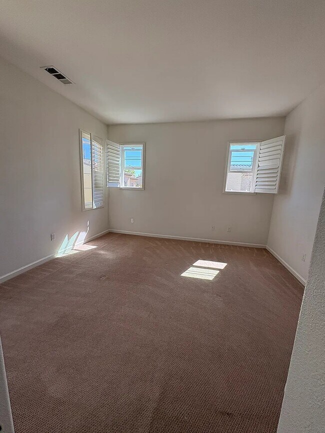 Building Photo - 1016 Applewood Dr