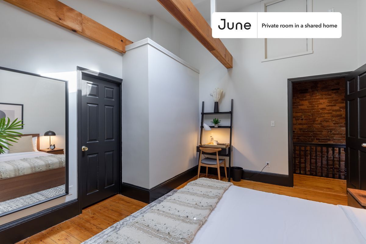 Building Photo - Room in Shared 5 bed/2 bath home in Allston