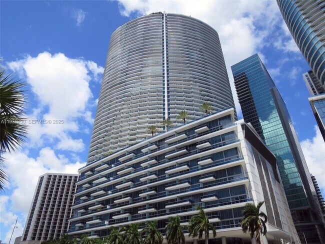 Building Photo - 200 Biscayne Blvd Way