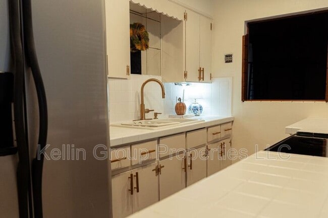 Building Photo - 1805 E Fern Rd