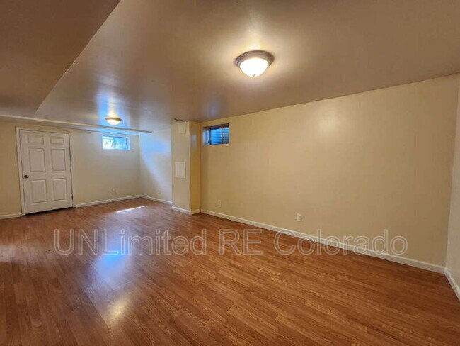 Building Photo - 10833 W Patterson Pl