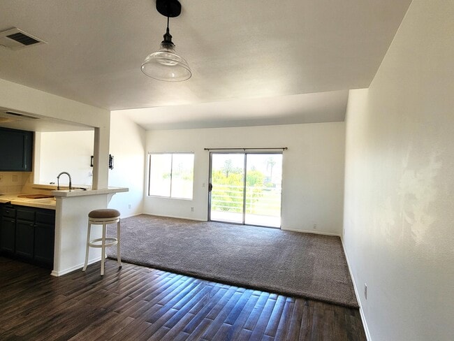 Building Photo - 78347 Scarlet Ct