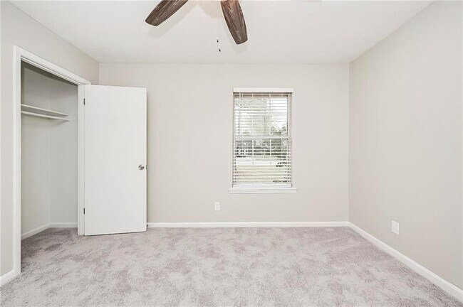 Building Photo - 8990 Sterling Ridge Ln