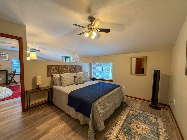 Building Photo - 1 Bedroom 1 Bath Furnished Garage Apartment - ALL UTILITIES INCLUDED!