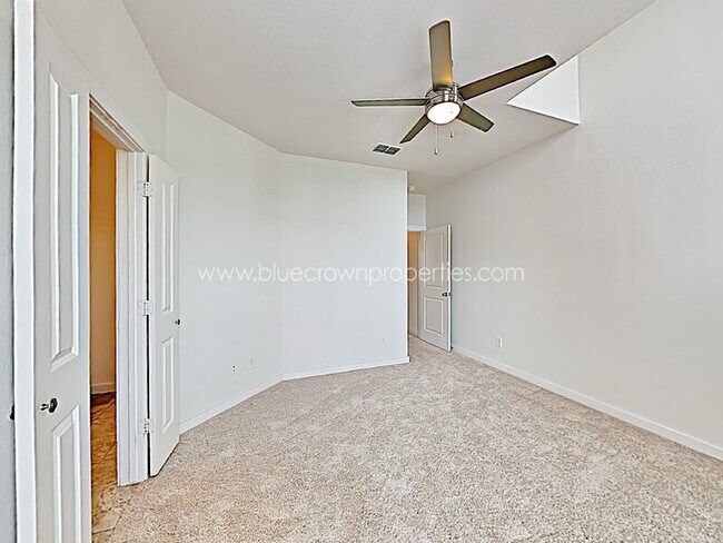 Building Photo - 5903 Lindell Ave