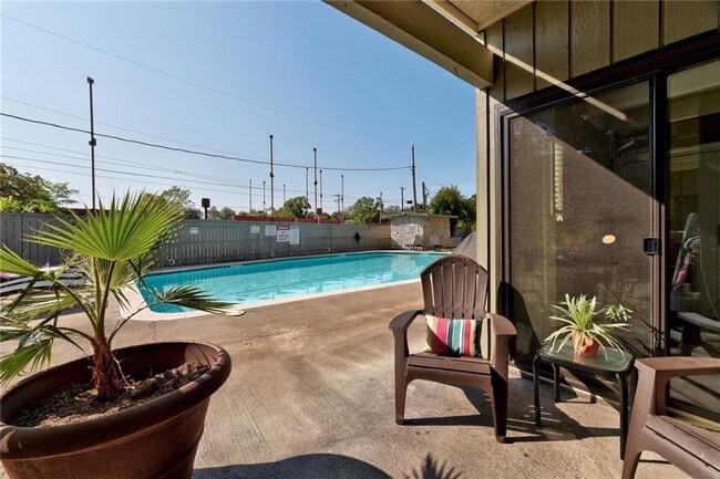 Building Photo - 2308 Enfield Rd