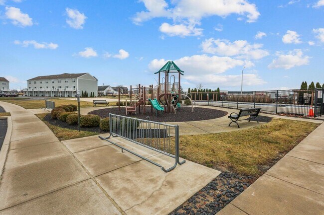 Building Photo - 5967 Canyon Creek Dr