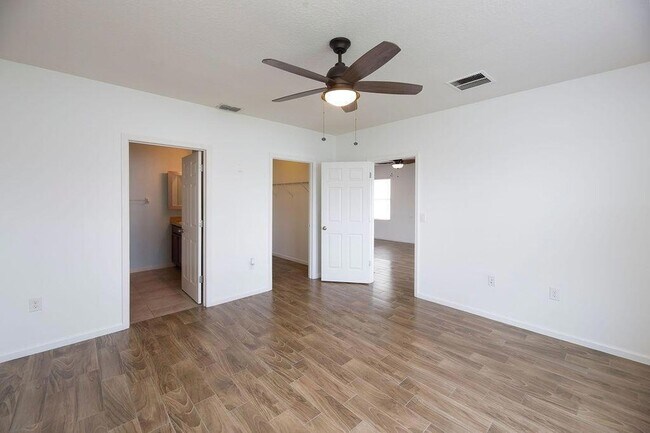 Building Photo - 11434 SW Patterson St