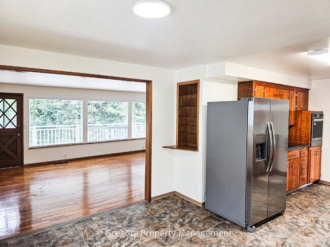 Building Photo - 4908 Dogwood Dr