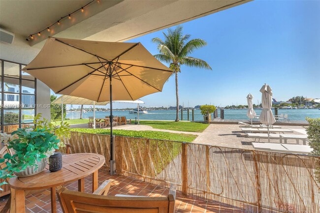 Building Photo - 1130 Venetian Way