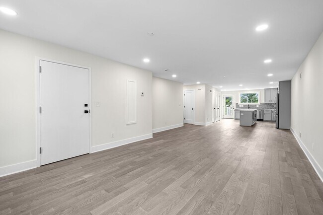 Building Photo - 3552 Warder St NW