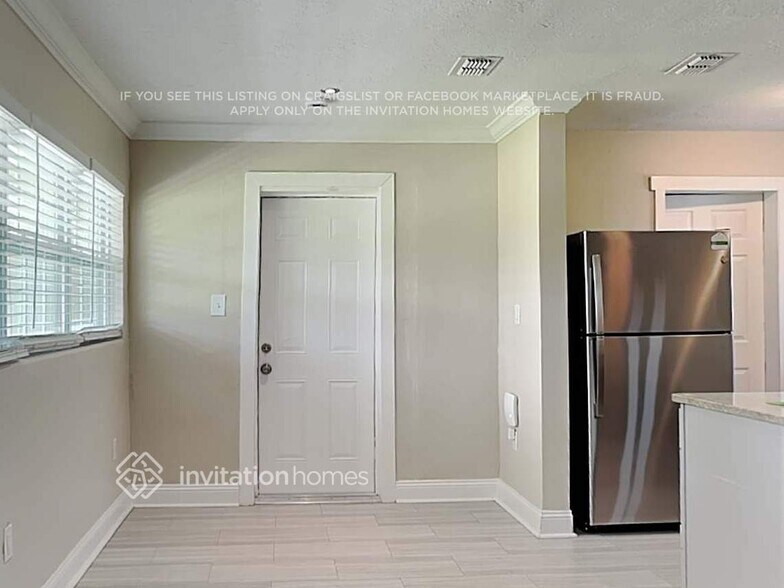 Building Photo - 849 Sunniland Dr