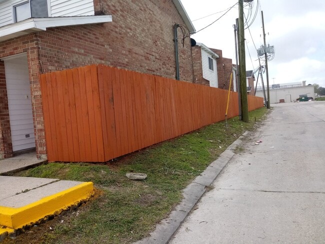 Building Photo - 3594 Friendswood Dr