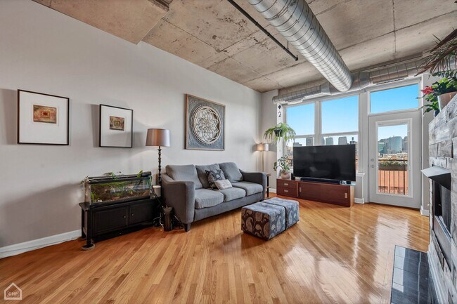 Building Photo - 6 S Laflin St