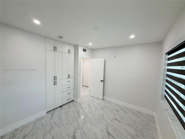 Building Photo - 3392 NW 50th St