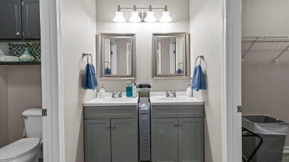 Building Photo - Charming 2-Bedroom, 2.5-Bathroom Townhome with Community Pool! Available TODAY!