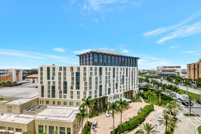 Building Photo - 550 Okeechobee Blvd