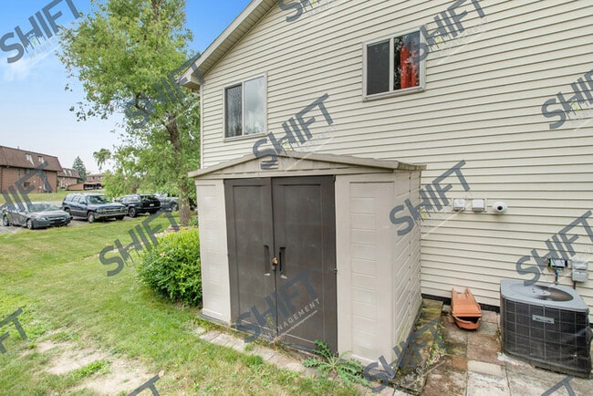Building Photo - 2688 Walnut Hills Ct - 3 bedroom Kentwood ...