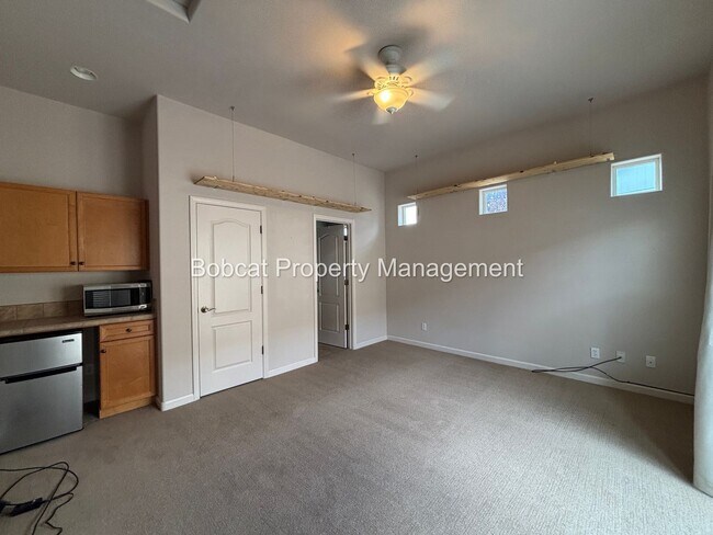 Building Photo - Golf Course Living with Mountain Views & Detached Casita