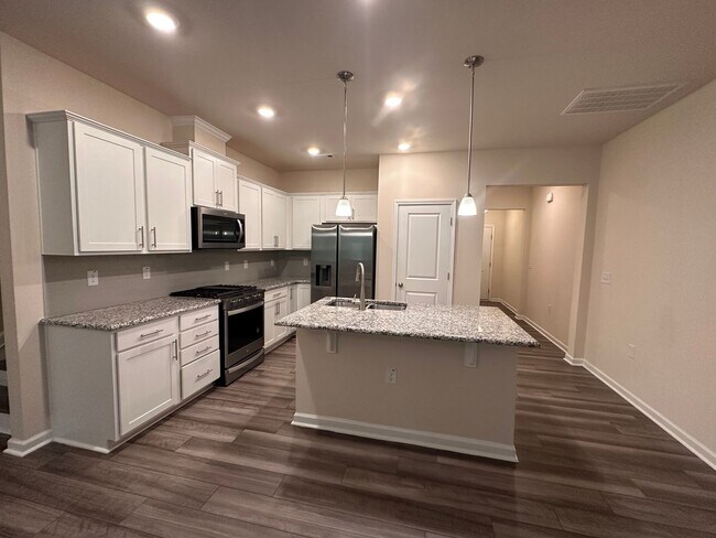 Building Photo - 3BR 2.5BA Townhome in High Point