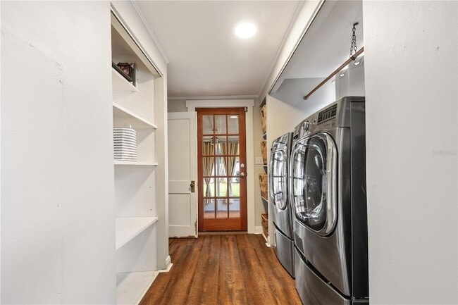 Building Photo - 227 W Fern St