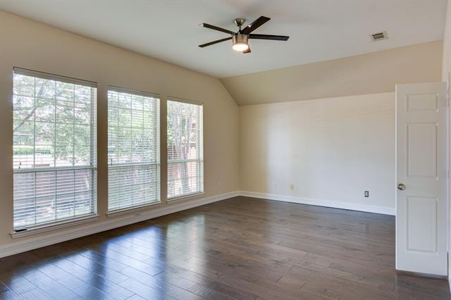 Building Photo - 704 Glendale Dr