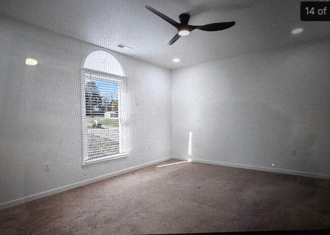 Building Photo - 136 Shamrock Cir Dr