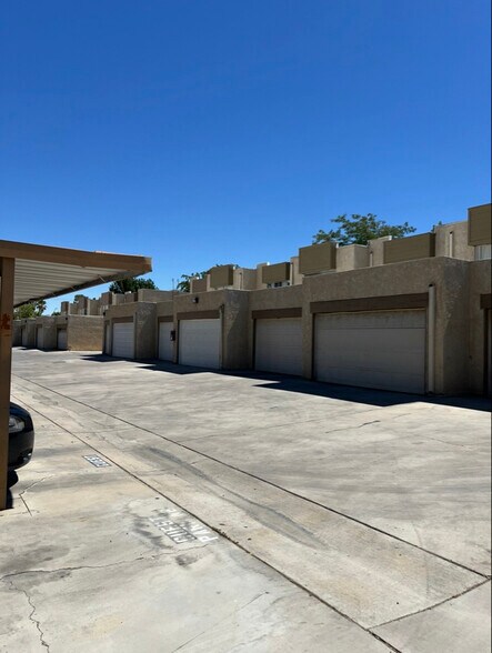 Building Photo - 43711 Challenger Way