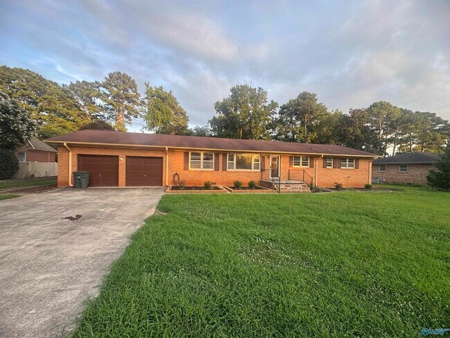 Building Photo - 2103 Shannonhouse Rd SW