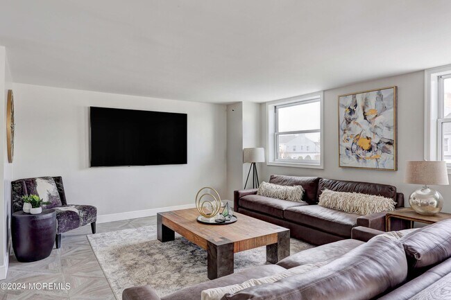 Building Photo - 675 Ocean Ave N