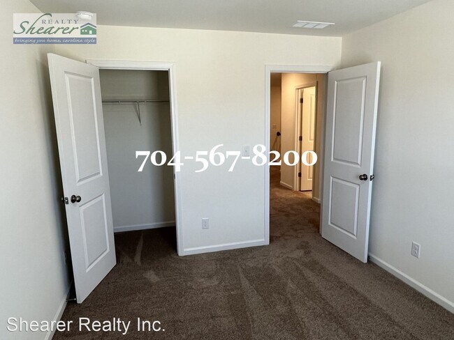 Building Photo - 3 br, 2.5 bath House - 2869 Yeager Drive