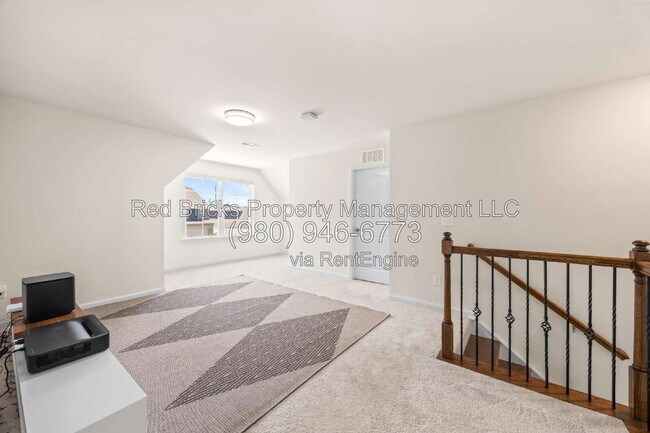 Building Photo - 923 Wood Apple Ln