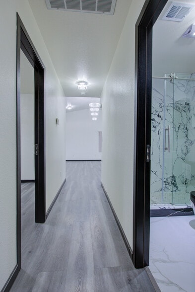 Building Photo - 9855 Douglas Ave