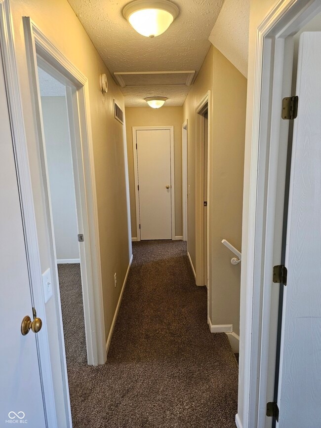 Building Photo - 403 Stillwood Ct