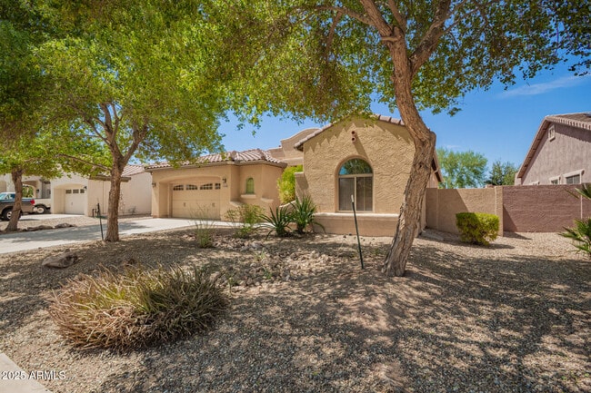 Building Photo - 15668 W Meadowbrook Ave