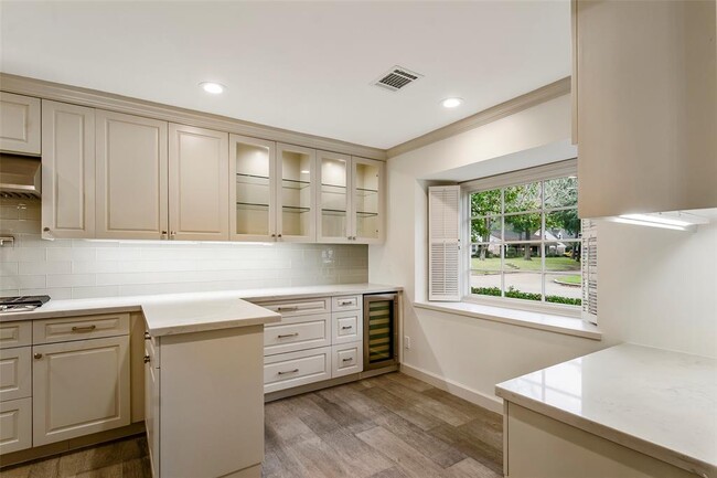 Building Photo - 427 Ashford Forest Dr