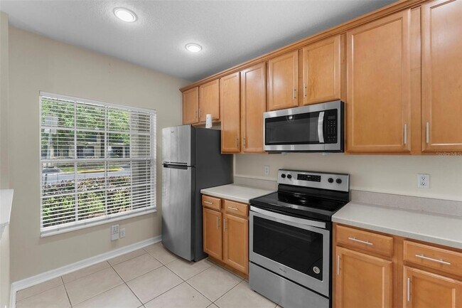 Building Photo - 10325 Manderley Way