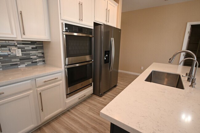 Building Photo - 340 Cadence Vista Dr