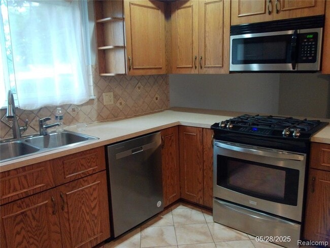 Building Photo - 36890 Weber Dr