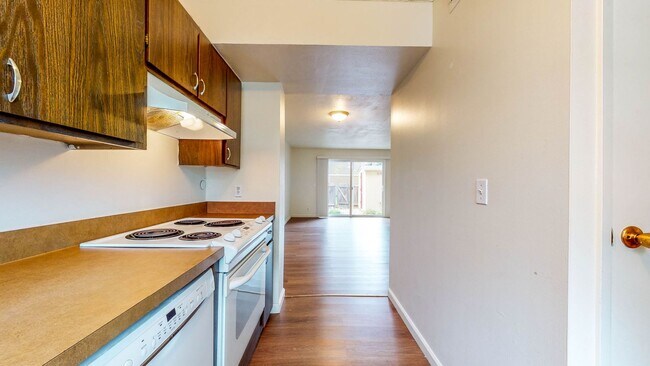 Building Photo - 562 Santa Alicia Dr
