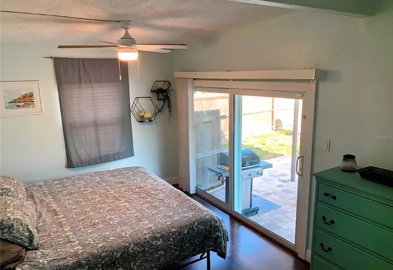 Building Photo - 2400 15th Ave N