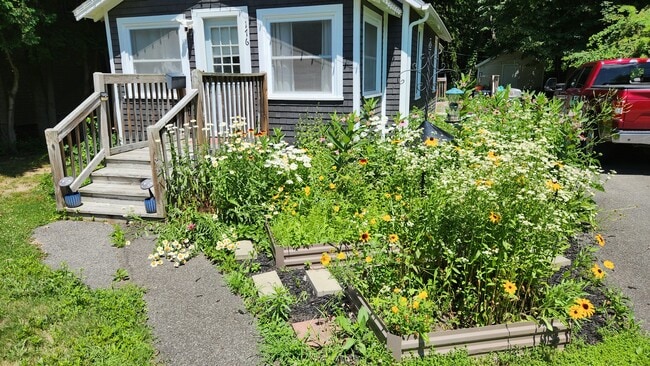 Building Photo - 176 W North St