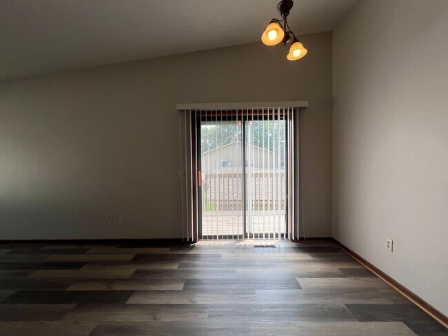 Building Photo - Spacious 2-Bed, 1-Bath Townhome with a Gar...