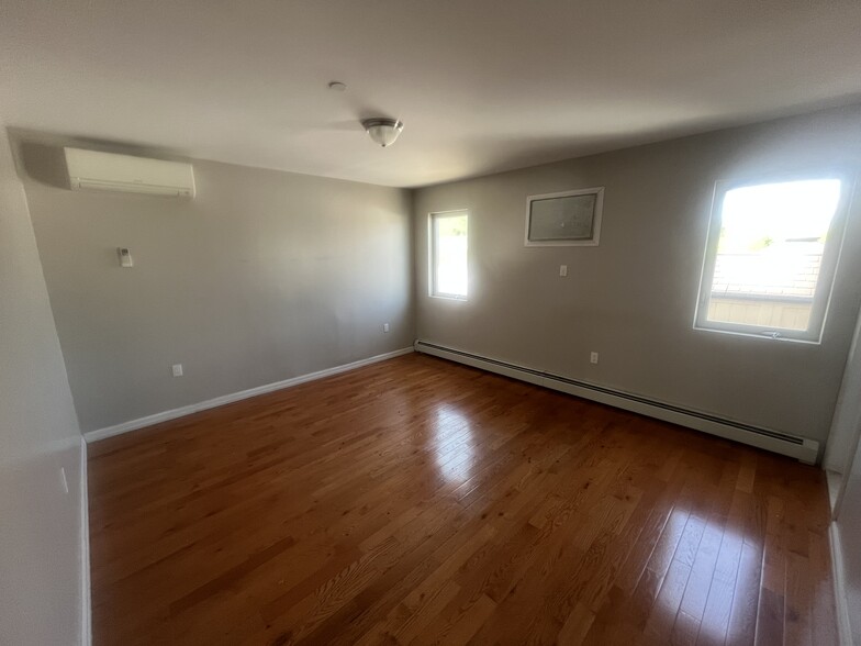 Building Photo - 14738 Springfield Ln