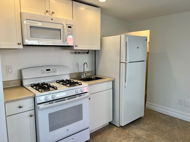 Building Photo - Studio in North Park - Freshly Painted, Co...