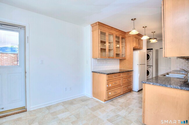 Building Photo - 109 Southport Woods Drive